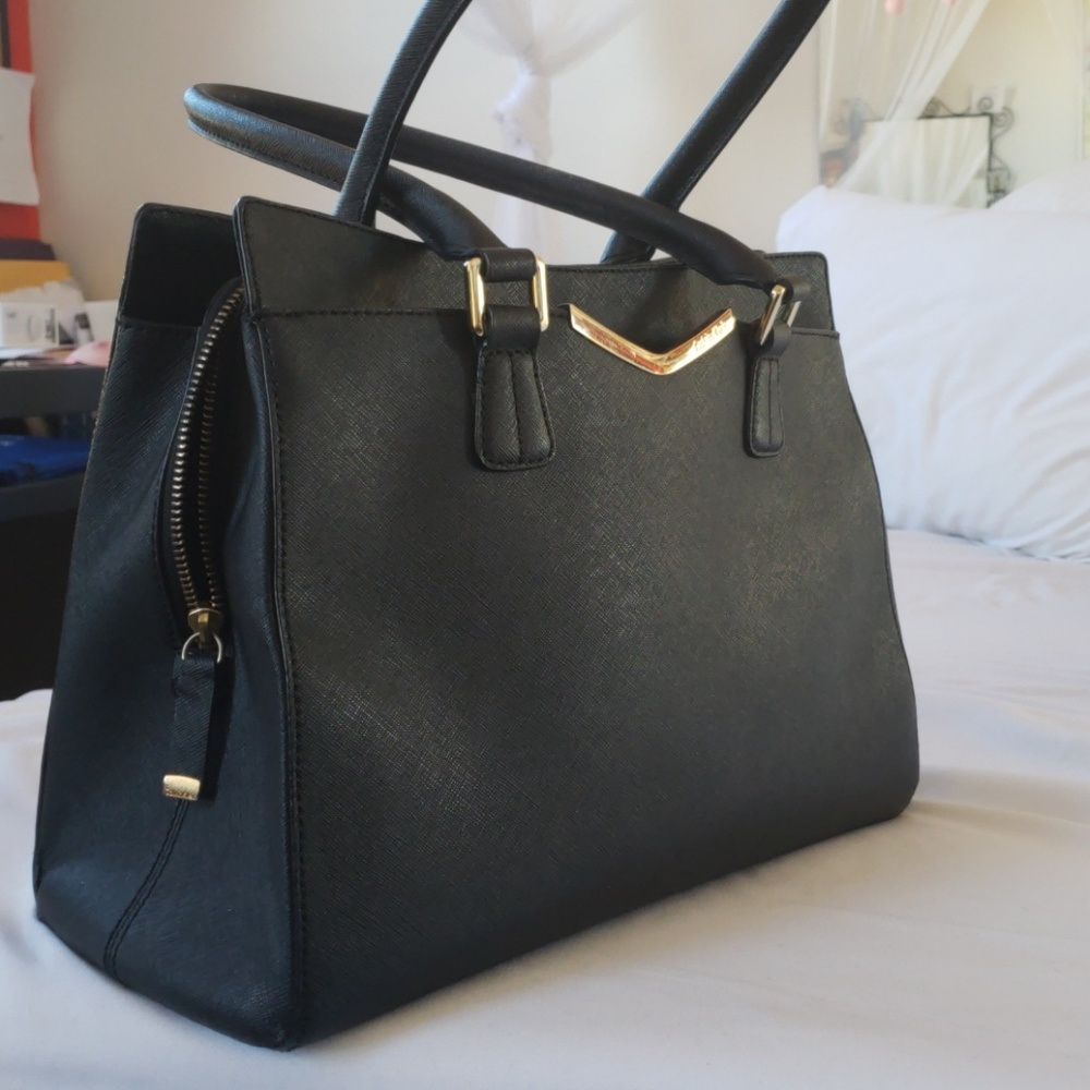 Calvin klein shoulder bag